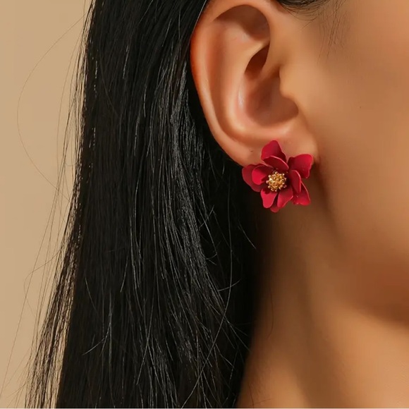 one pair brand new stainless steel post earrings carved 3D art deco red flower - Picture 2 of 4